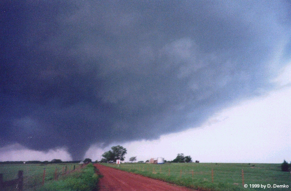 6-Tornado-Outbreak-1999